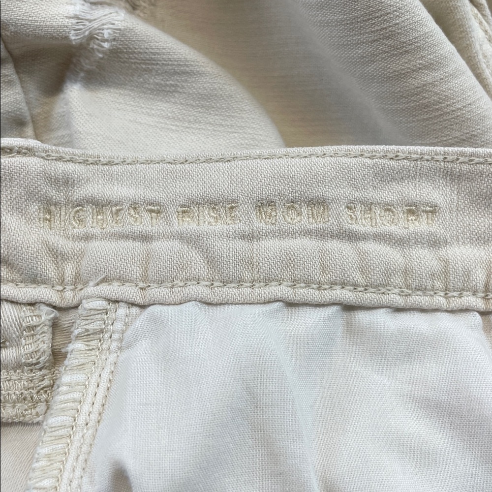 American Eagle Highest Rise Mom Shorts Distressed Raw Hem Beige Sz 2 - Picture 3 of 8